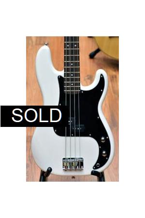 Squier Vintage Mod Precision OW Squier Vintage Mod Precision OW